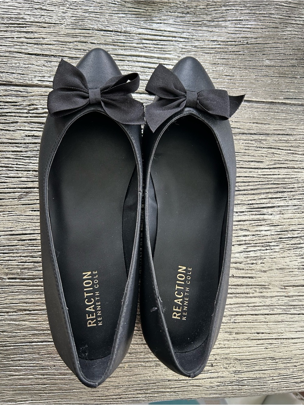 Reaction Kenneth Cole Black Bow Pointed Toe Flats